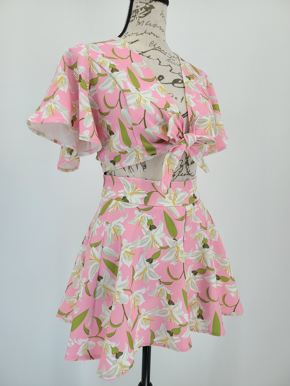 Rockin Bettie Floral Lillies Two Piece Crop Top And Shorts Set Size XS